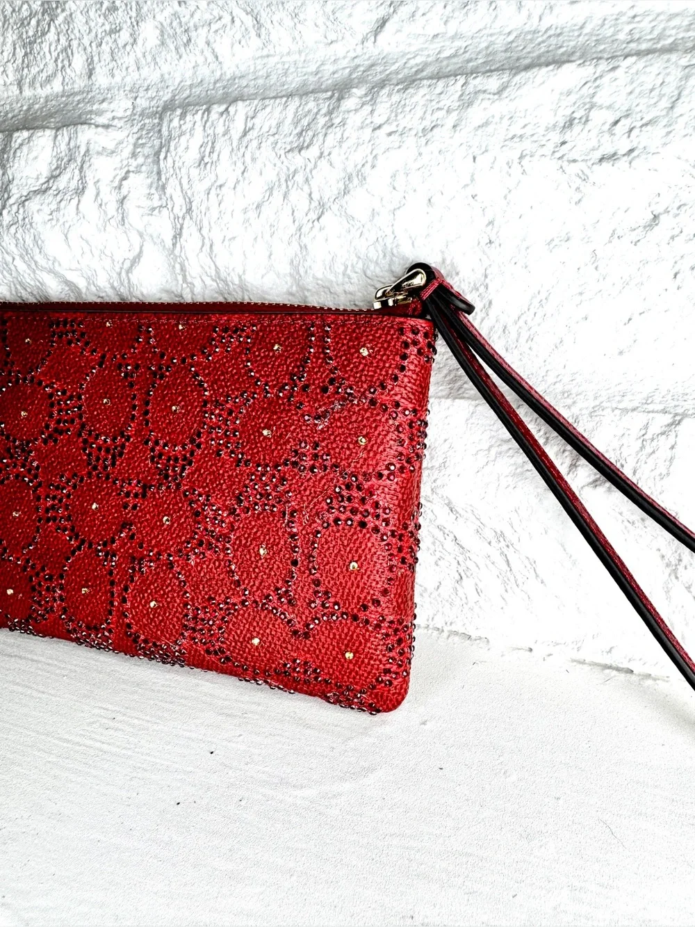 NWT Coach CEY93 Crimson Crystal Signature Corner Zip Wristlet OOAK